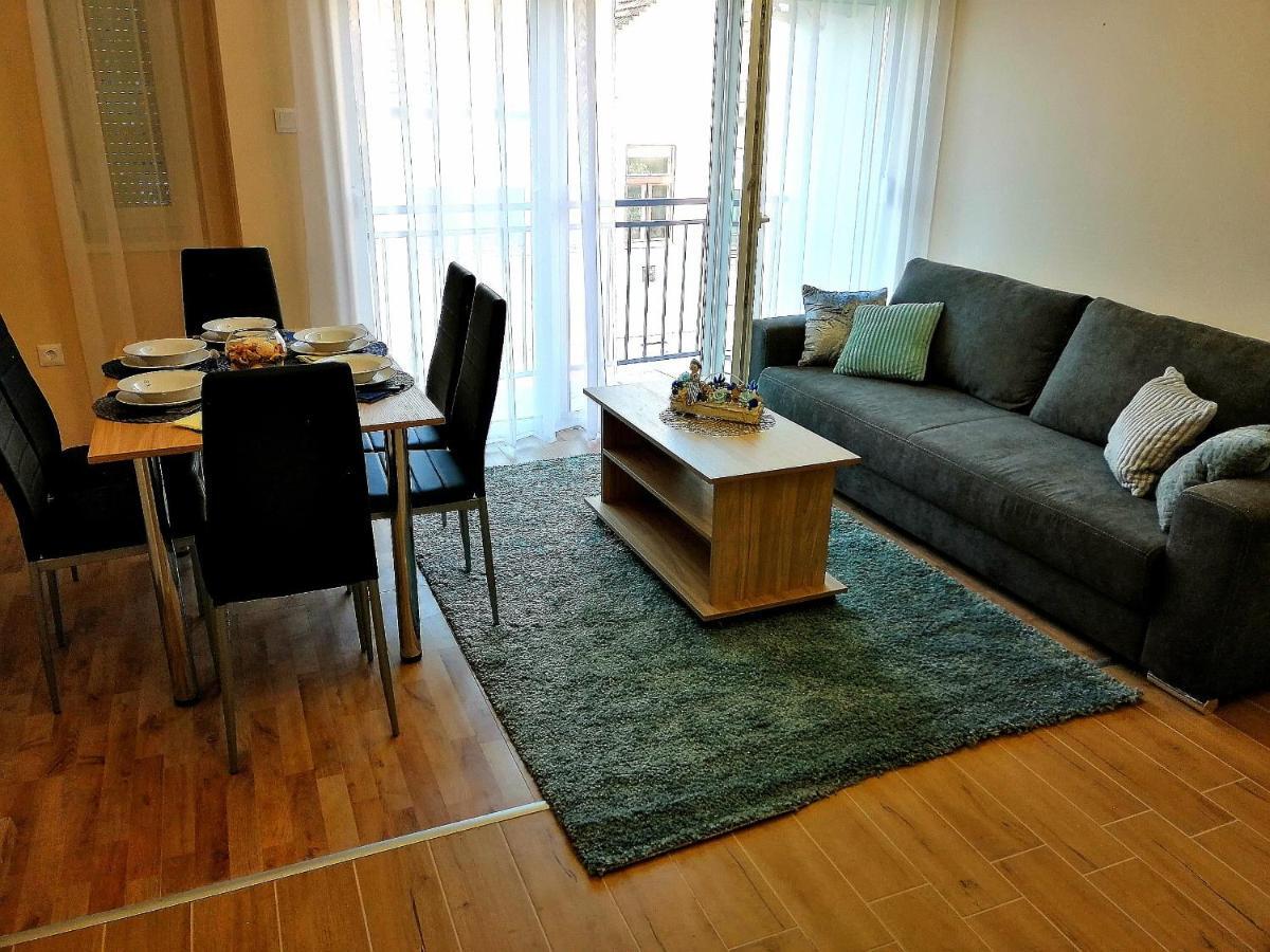 Olga Apartman Seghedin Exterior foto